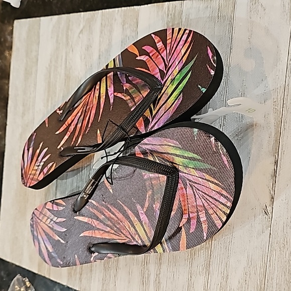 shade & shore flip flops
